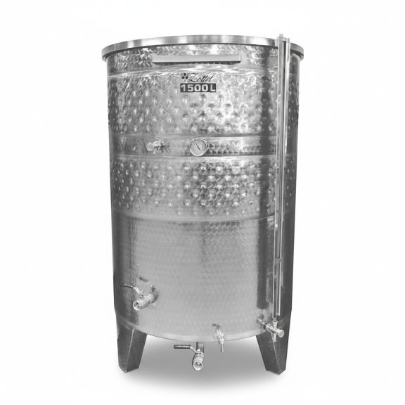 Tartály Zottel (3.2) úszófedeles 3850 liter, kettő hűtőpalásttal Tartály Zottel (3.2) úszófedeles 3850 liter, kettő hűtőpalásttal